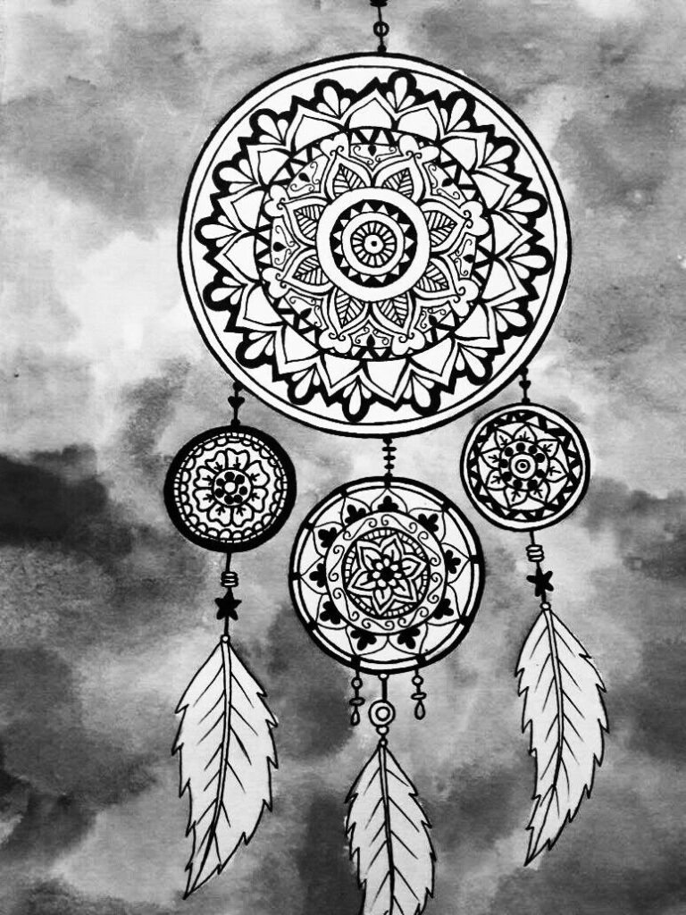 Armonía y creatividad: Mandalas blancos y negros para atrapar sueños