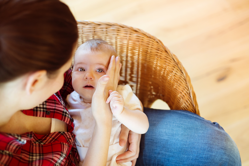 ¿Bebé con sueño después de una caída? Descubre qué hacer