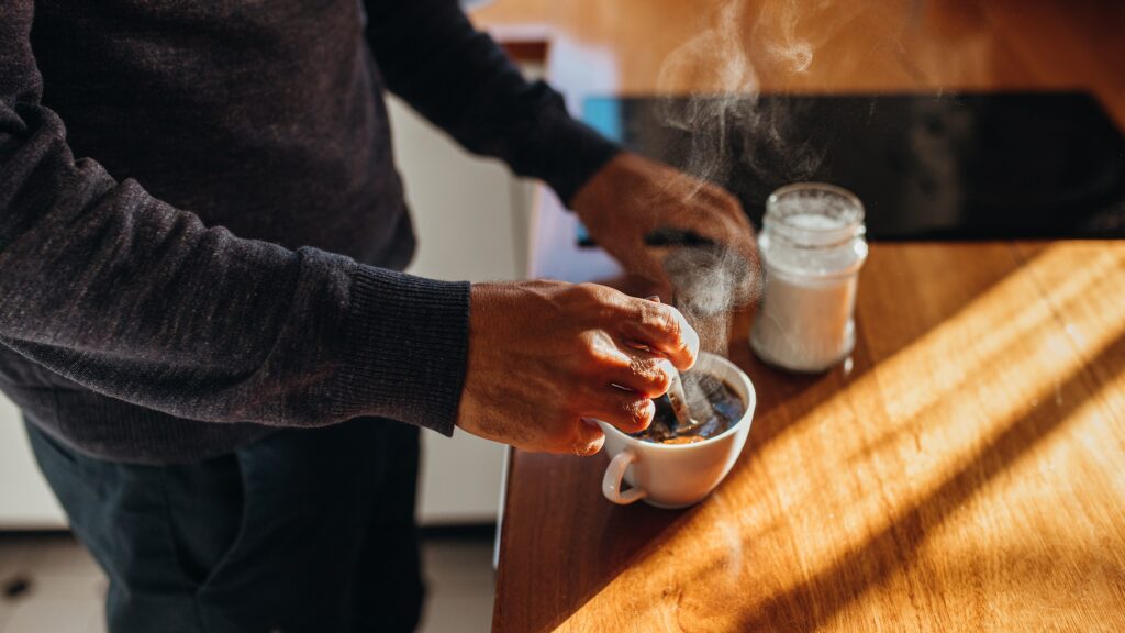 ¿Café que te da sueño? Descubre por qué es normal