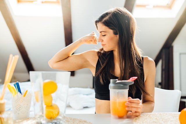 Combate el sueño con estos alimentos y bebidas energéticas