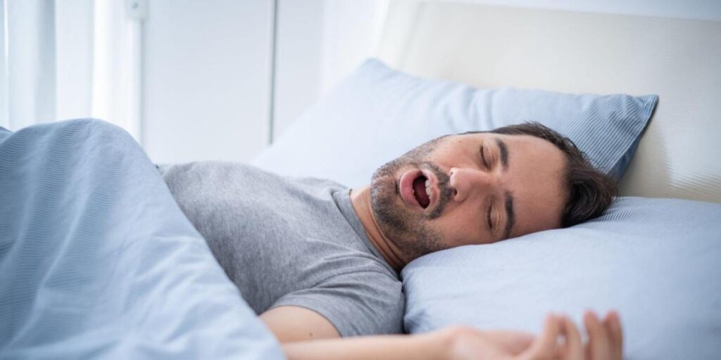 Combate la apnea del sueño y mejora tu cognición con estos tips
