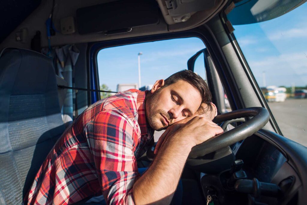 Conducir con sueño: un peligro tras la jornada laboral