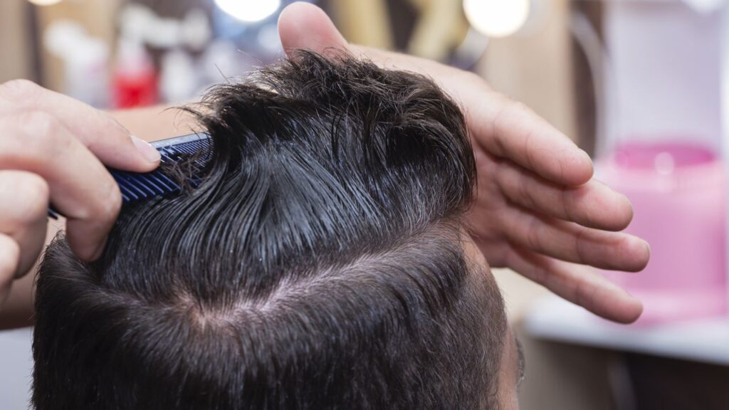 Cortarse el pelo en casa: ¿Buena o mala idea?