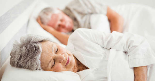 Descanso y sueño en el adulto mayor: consejos para dormir mejor