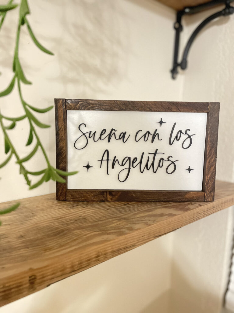 Descubre cómo se dice 'suena con los angelitos' en inglés