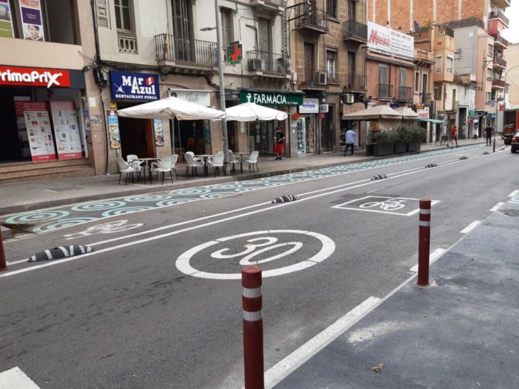 Descubre el descanso en la carretera de Collblanc, Hospitalet de Llobregat, Barcelona