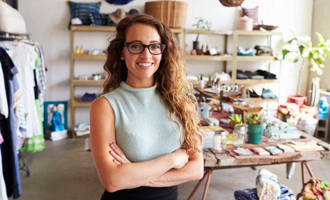 Descubre el significado de soñar con alguien montando una tienda