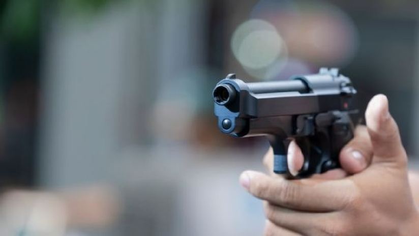 Descubre el significado de soñar con apuntar una pistola