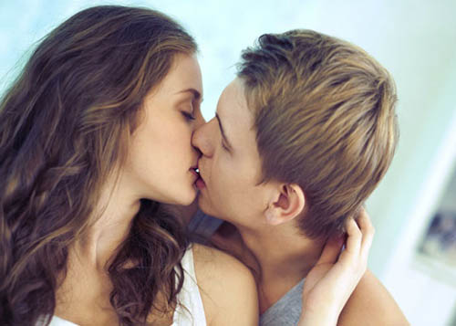 Descubre el significado de soñar con besar a tu ex pareja
