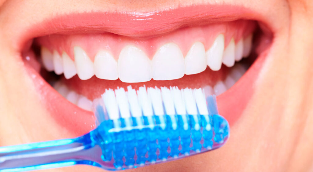 Descubre el significado de soñar con cepillo de dientes ajeno