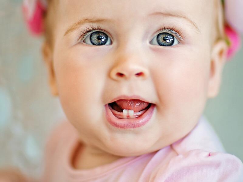 Descubre el significado de soñar con los primeros dientes de un bebé