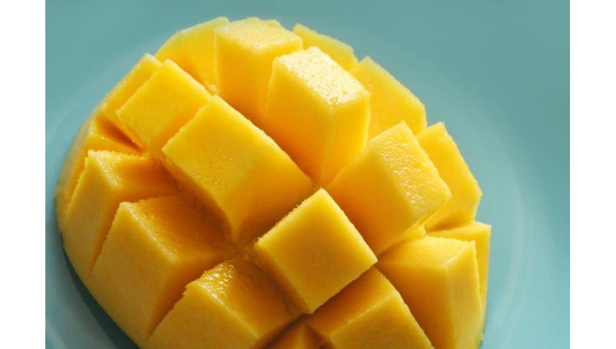 Descubre el significado de soñar con mangos maduros en el suelo