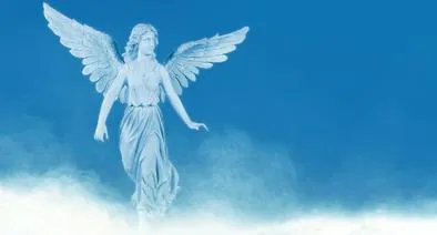 Descubre el significado de soñar con un ángel blanco en el cielo