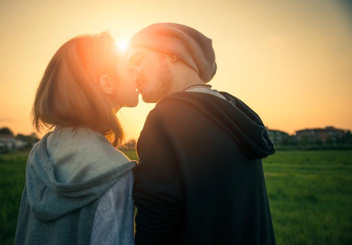 Descubre el significado de soñar con un hombre enamorado de ti