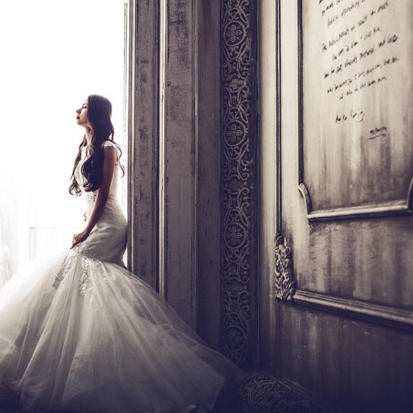 Descubre el significado de soñar ser la dama de la novia