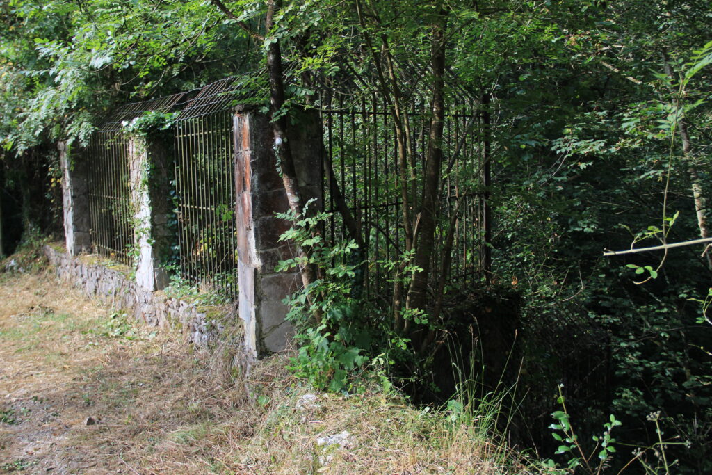 Descubre la distancia de la Aldea Sonada a las Cuevas de Caldas