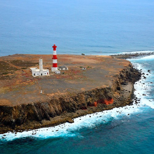 Descubre la magia de Ensenada de los Sueños con su icónico faro