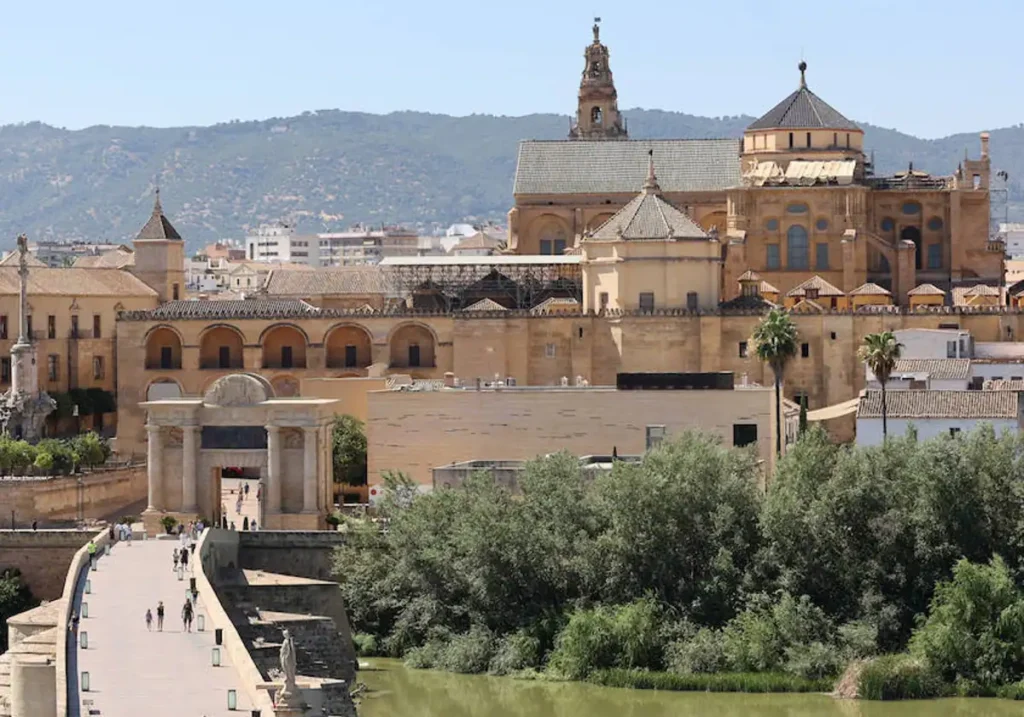 Descubre la magia de la Mezquita de Córdoba en La Vida es Sueño