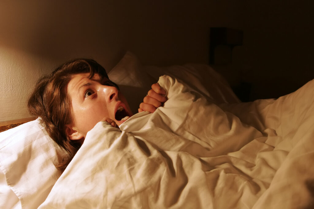 Descubre las causas de tus sueños nocturnos frecuentes