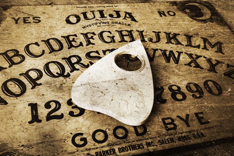 Descubre las consecuencias de jugar a la ouija en tus sueños