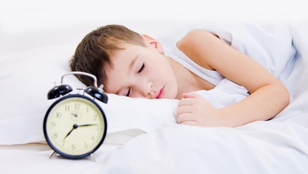 Descubre por qué es vital regular tus horas de sueño