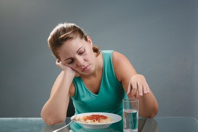 Descubre por qué la falta de apetito y sueño te agotan