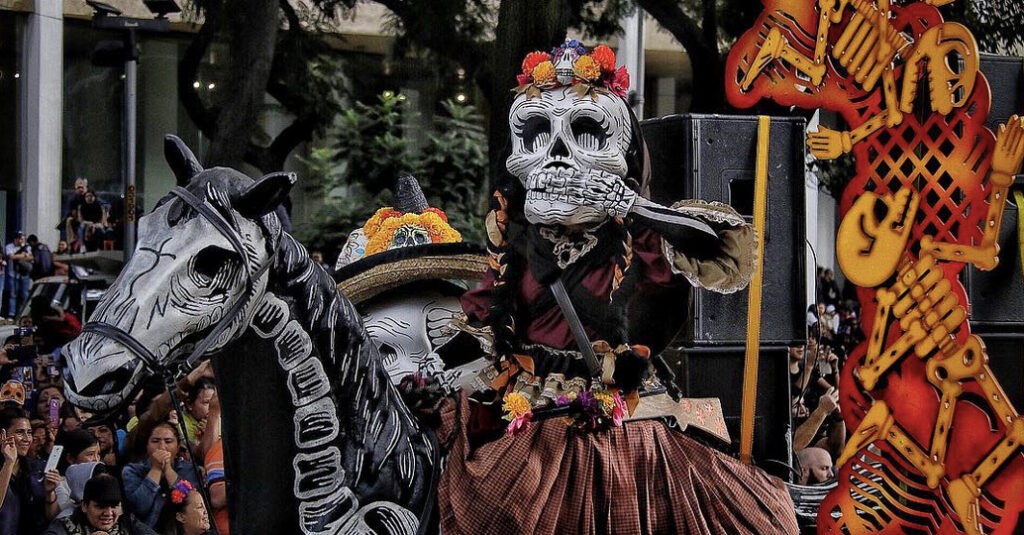 Desfile de calaveras: ¡Sueña con la muerte en un festival único!