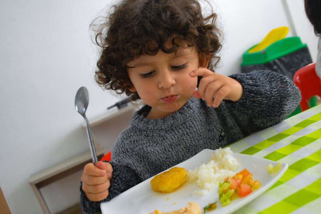 Equilibrio crucial: sueño, alimentación y vigilia en niñas