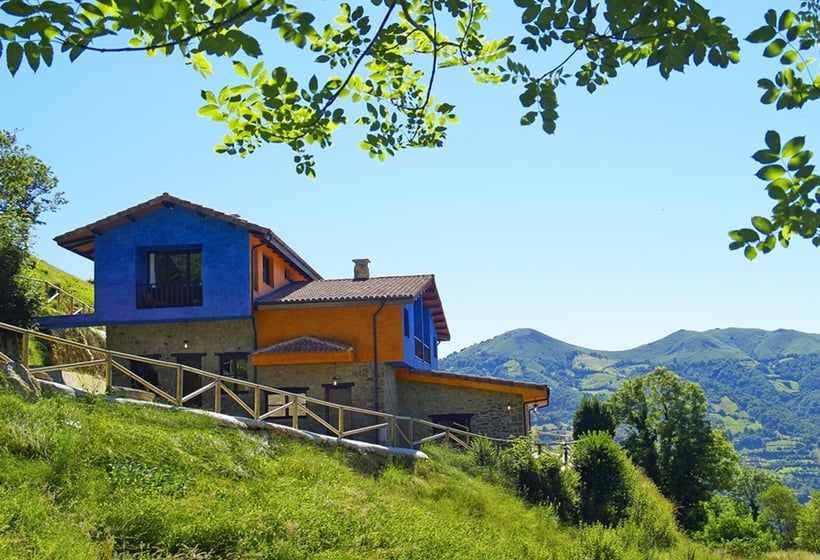 Escapa a un paraíso rural en La Aldea Soñada del Angliru en Riosa, Asturias