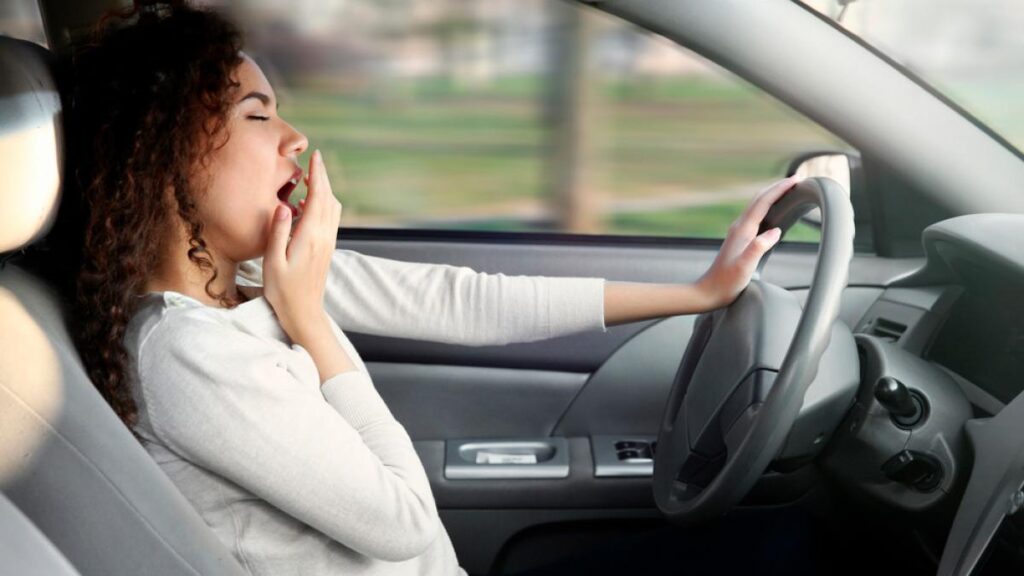 Evita peligros en la carretera: Combate el sueño después del desayuno