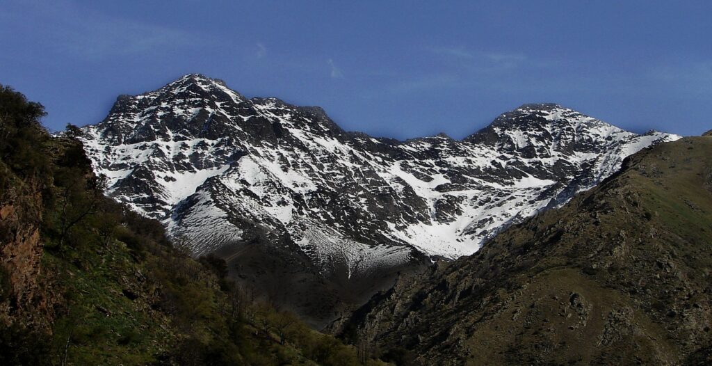 Granada, la novia de cristal en tus sueños: descúbrela en España