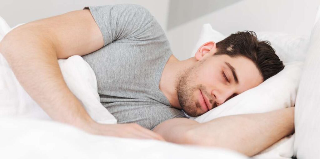 Hombres somnolientos: ¿Por qué ellos necesitan más siesta?