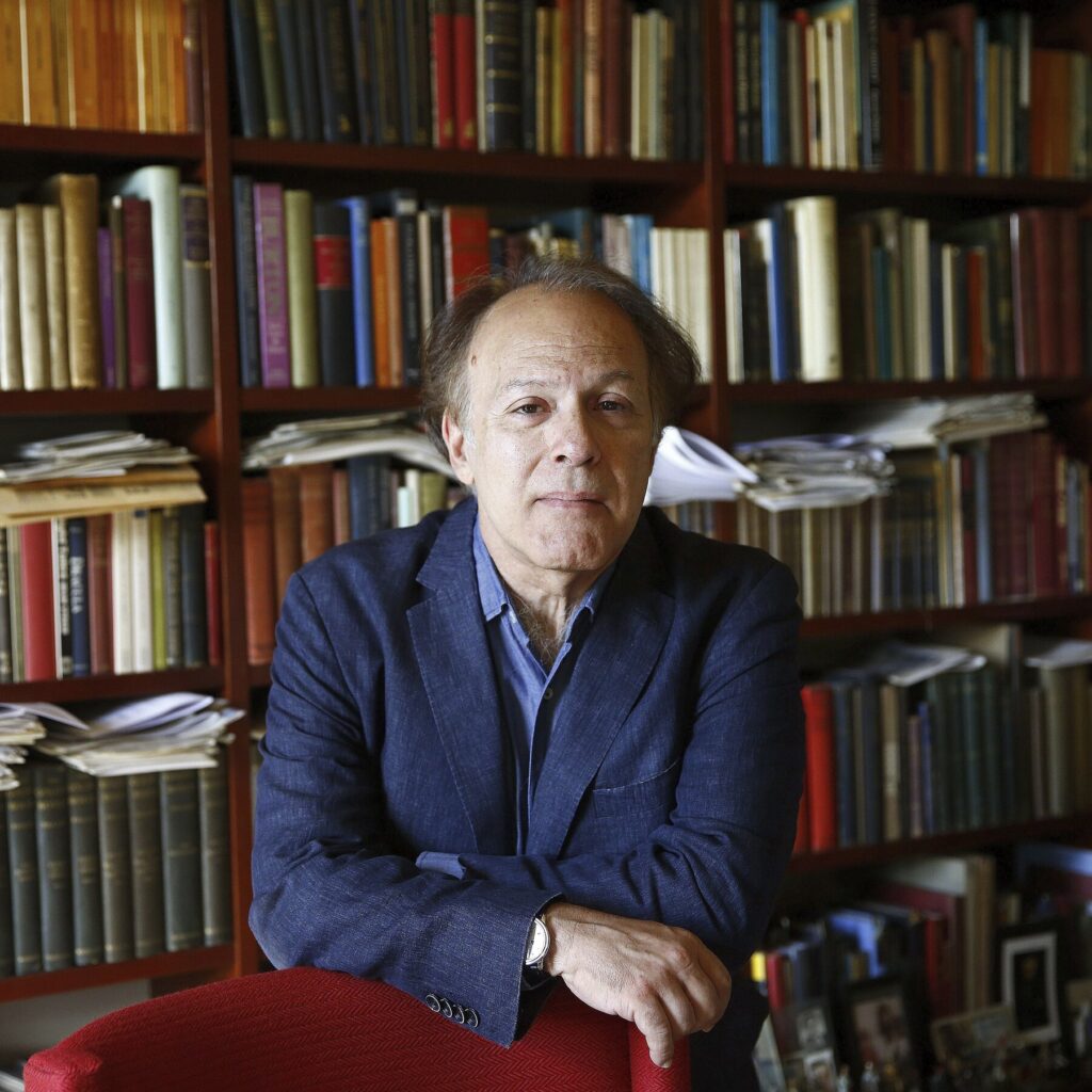 Javier Marías revela sus sueños en cautivadores artículos