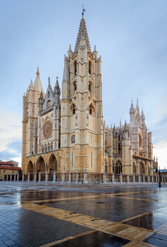 La Catedral de León: una obra maestra del arte gótico