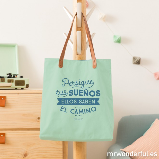 Persigue tus sueños con estilo: ¡El bolso perfecto para ti!