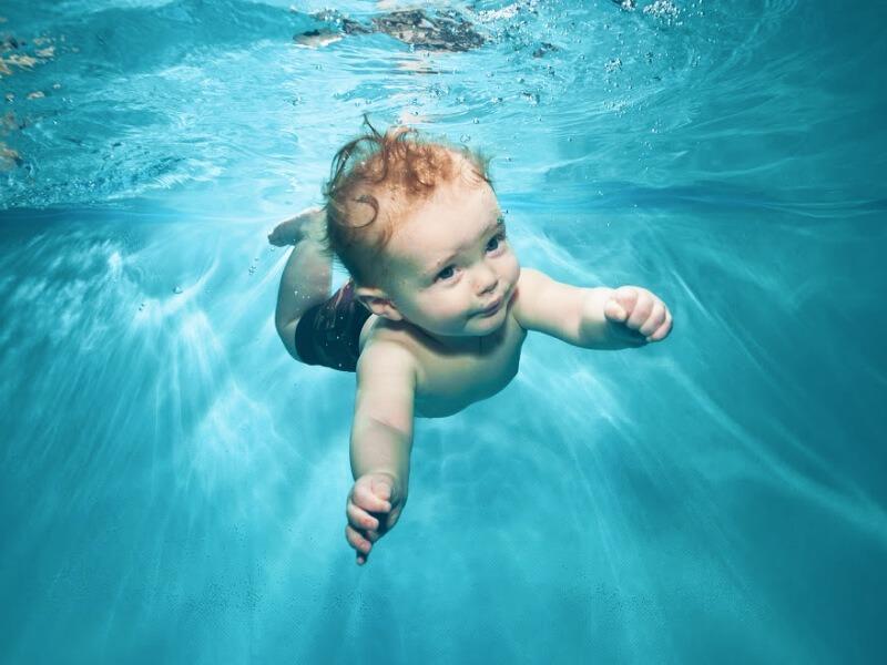 ¿Qué significa soñar con ahogamiento de un hijo en piscina?