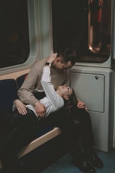 Revive la nostalgia: Viajando en tren con tu ex pareja