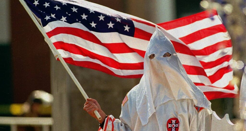 Sueño improbable de racistas del Ku Klux Klan