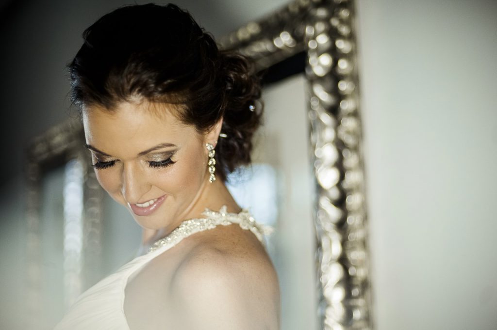 Sueño incómodo: Maquillaje desastroso en mi boda