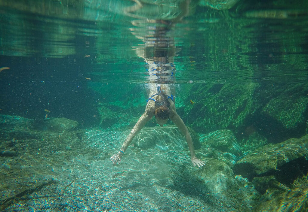 Sumérgete en la libertad: experiencia nudista en Lago Como